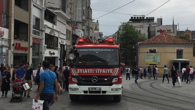 İstanbul'da itfaiye aracına "trafiği tehlikeye sokmak"tan ceza